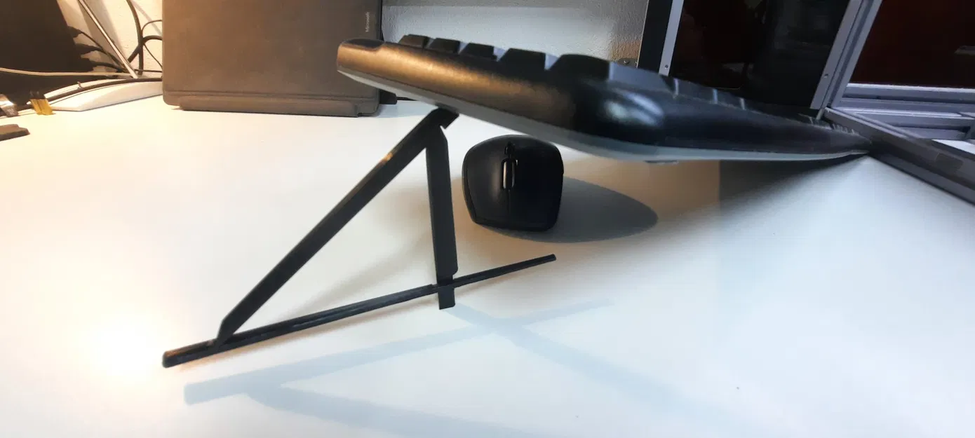 Bẫy chuột Figure Four độc đáo cho bàn làm việc - Image 1