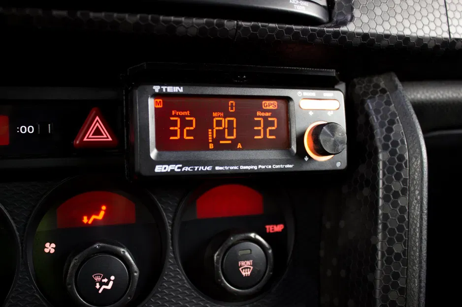 Giá đỡ điều khiển EDFC Tein cho FRS GT86 BRZ - Image 1