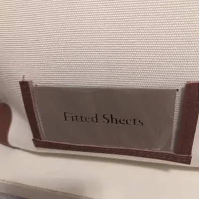 Thẻ nhãn đa màu cho tổ chức tủ quần áo