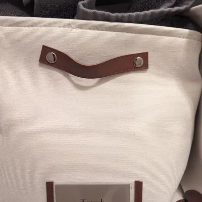 Thẻ nhãn đa màu cho tổ chức tủ quần áo