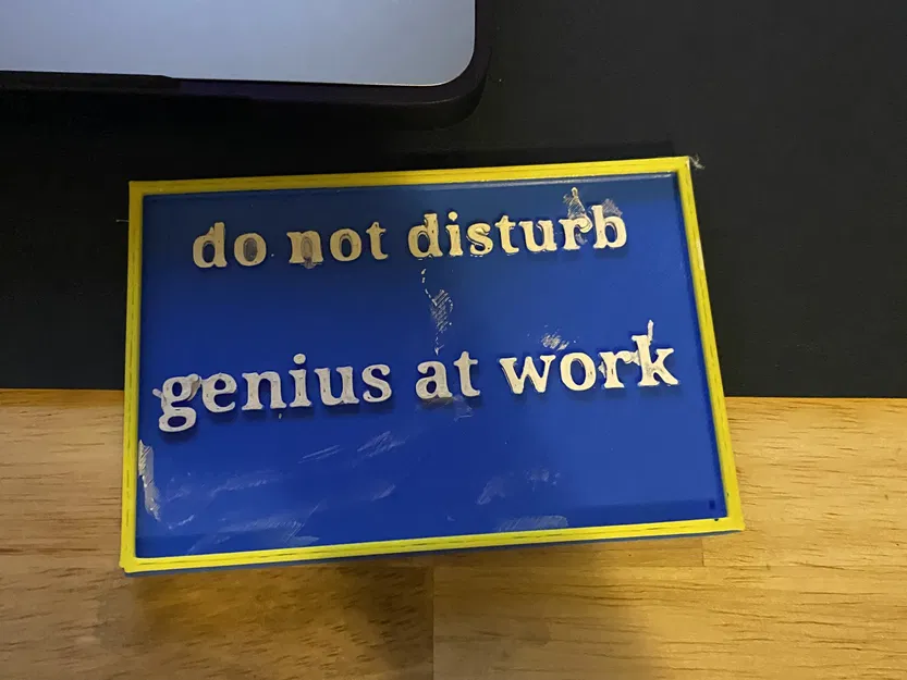 Giá đỡ treo tường cho cửa với thiết kế độc đáo - Image 1