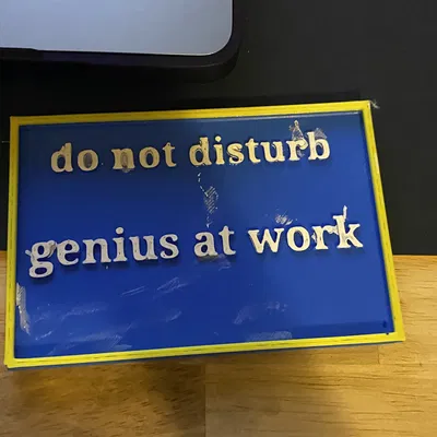 Giá đỡ treo tường cho cửa với thiết kế độc đáo