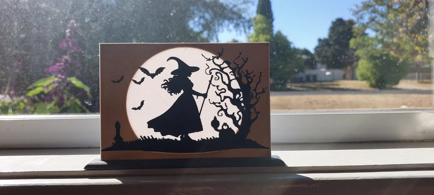 Phù thủy trong ánh trăng với giá đỡ - Image 4