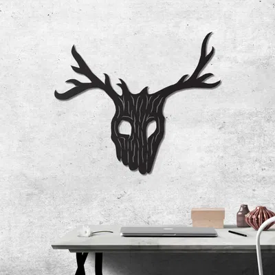 Mặt nạ phù thủy với sừng trang trí tường