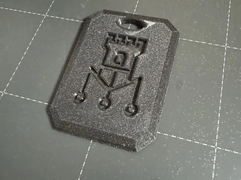 Móc khóa Tonbridge MakerSpace với logo độc đáo - Image 2