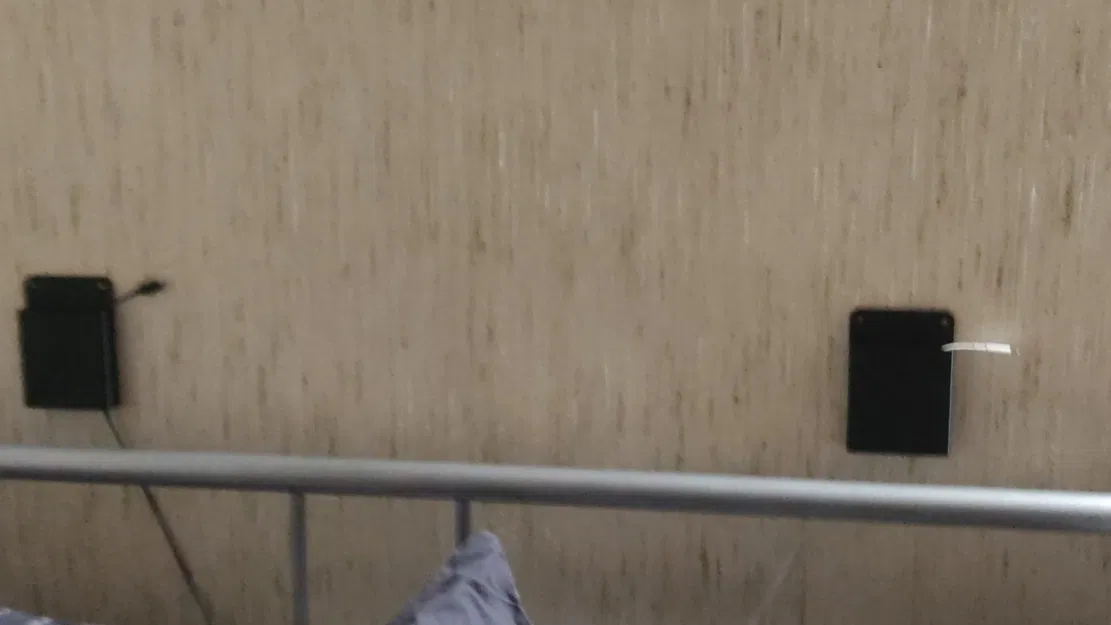 Giá đỡ treo tường cho smartphone tối đa 80mm - Image 1