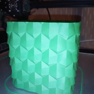 Bình hoa DRACO in 3D với hiệu ứng bóng loáng