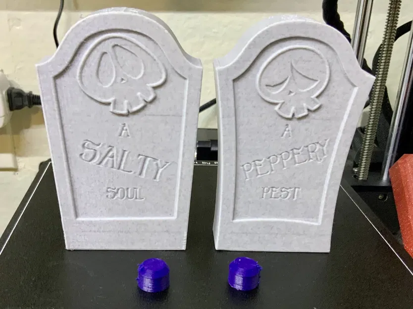 Đồ trang trí muối và tiêu Halloween vui nhộn - Image 2