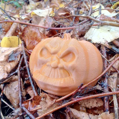 Bí ngô cau có cho trang trí Halloween