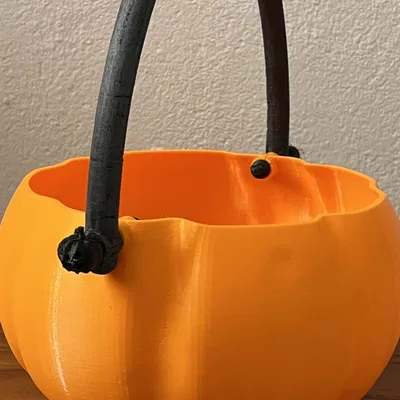 Giỏ bí ngô cho trẻ em trong dịp Halloween