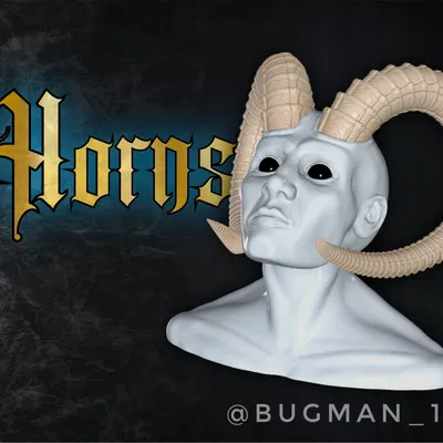 Quái vật ác quỷ có sừng đang trầm tư