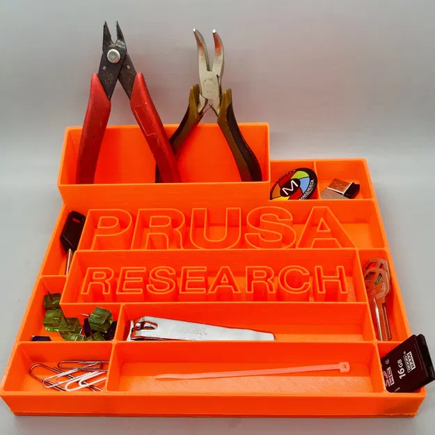 Khay để đồ tiện dụng Prusa Research trên bàn làm việc - Image 1