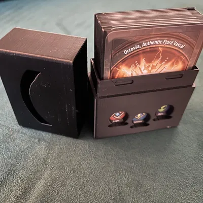 Hộp đựng bài Keyforge với nắp khóa bán tự động