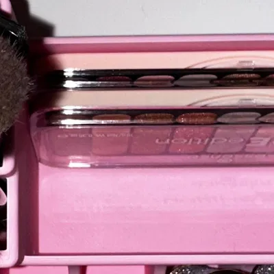 Giá tổ chức trang điểm với 9 ngăn 20x20 và khay 152x66