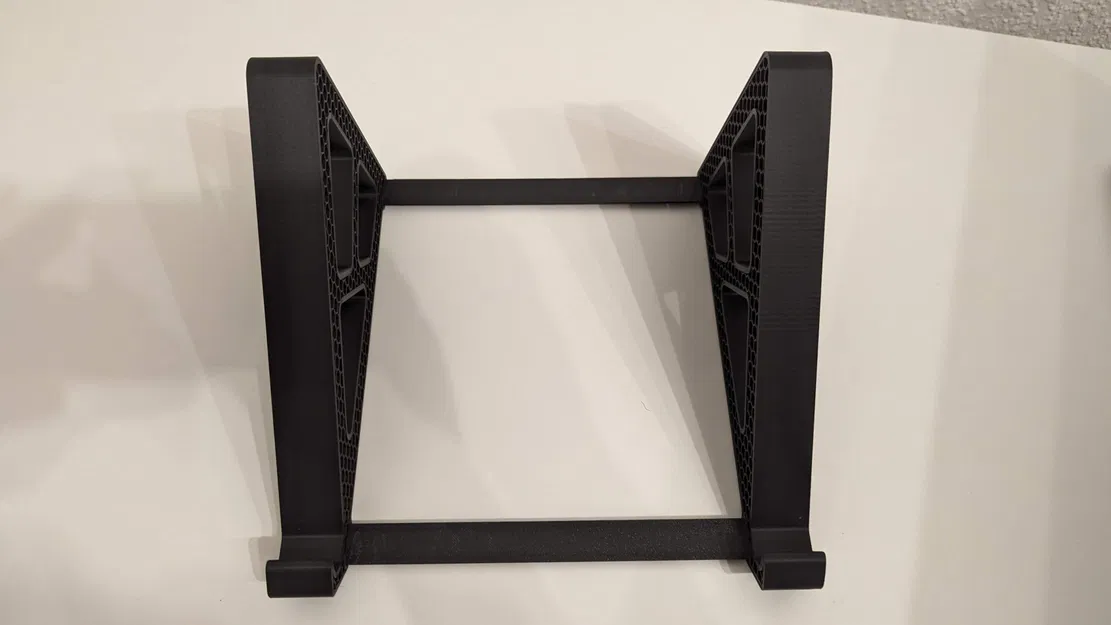 Giá đỡ laptop chắc chắn với chiều cao tương đương màn hình - Image 2