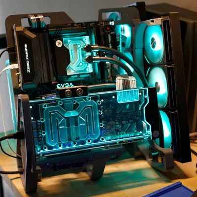 Khung máy tính mở 4 (OPF-4) với thiết kế cải tiến