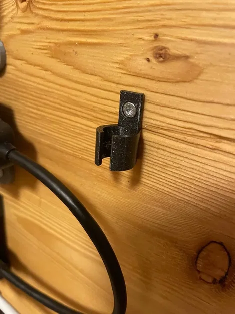 Giá đỡ tường cho cáp USB đơn giản - Image 1