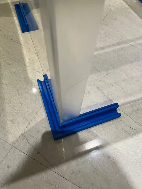 Giá đỡ góc cho hộp plexiglass - Image 1