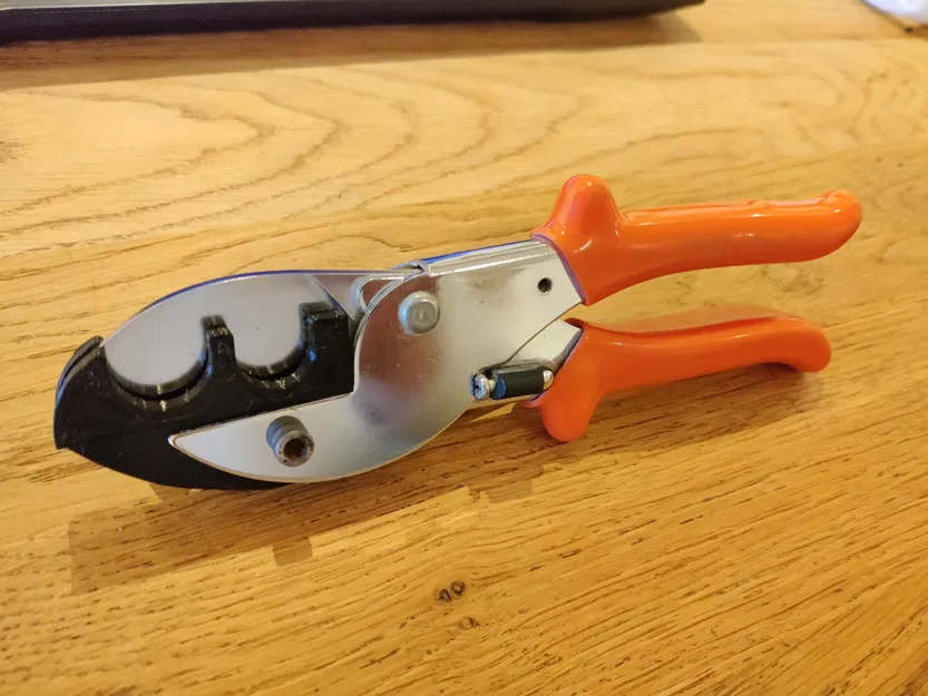 Cắt ống 5/8 & 3/4 cho kéo cắt góc LÖWE - Image 1