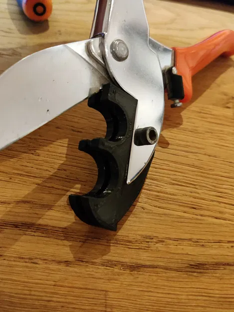 Cắt ống 5/8 & 3/4 cho kéo cắt góc LÖWE - Image 2