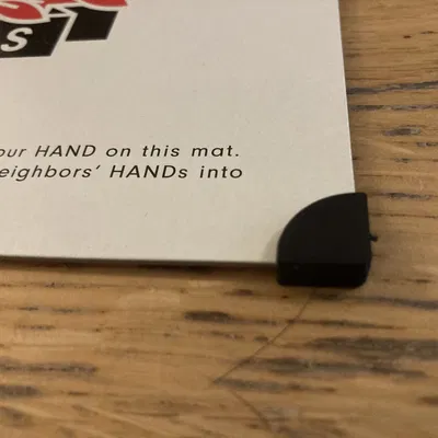 Giá đỡ góc cho phiên bản Black Box của Glory To Rome