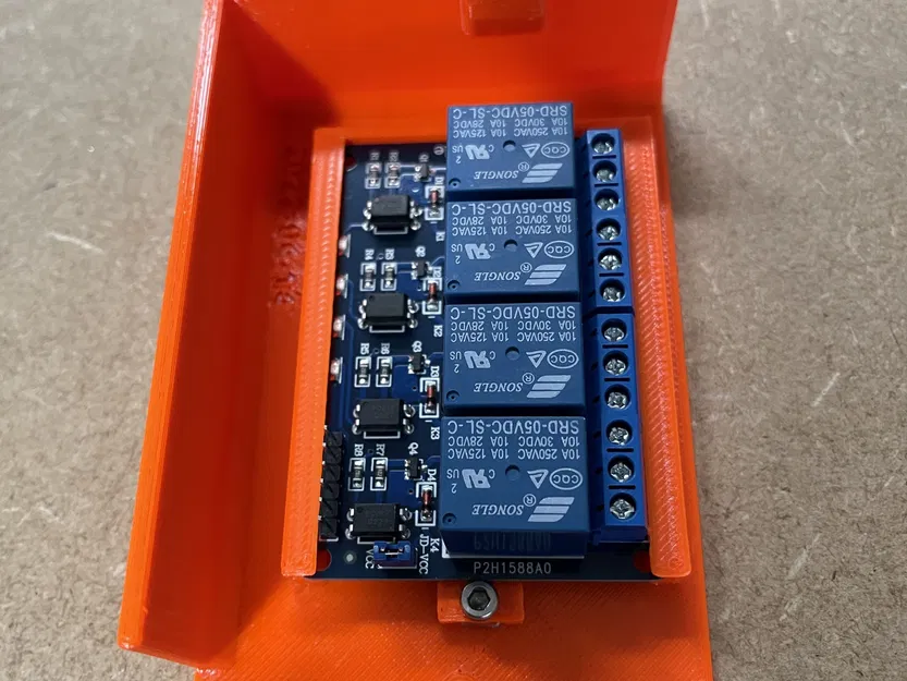 Giá đỡ relay 4 chiều cho PrusaBox với nắp che Wago - Image 1