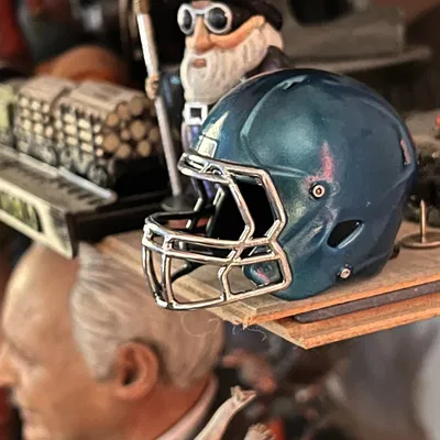 Mũ bảo hiểm bóng đá in bằng nhựa resin nhỏ