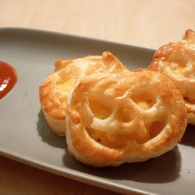 Cutter bánh quy bí ngô và ma cho Halloween