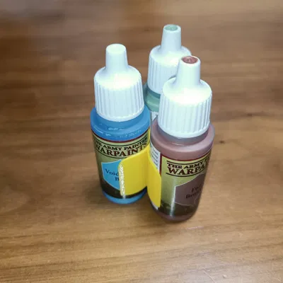 Giá đỡ cho ba cây cọ quân đội