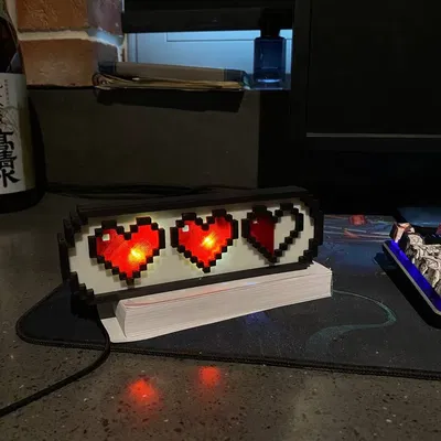 Đèn bàn pixel art hình trái tim nhấp nháy