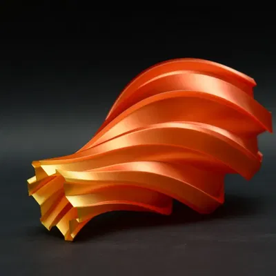 Bình hoa hình rãnh với màu sắc chuyển sắc độc đáo