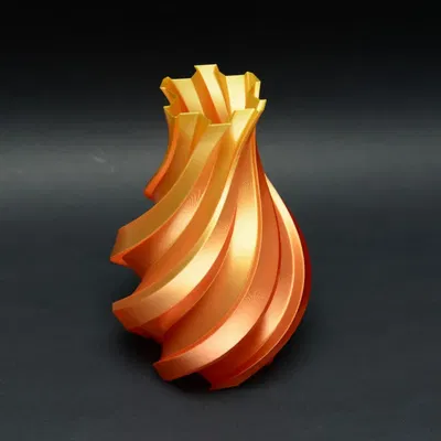 Bình hoa hình rãnh với màu sắc chuyển sắc độc đáo