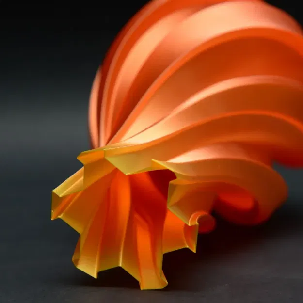 Bình hoa hình rãnh với màu sắc chuyển sắc độc đáo - Image 5