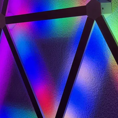 Đèn tường LED lấy cảm hứng từ Nanoleaf Lines