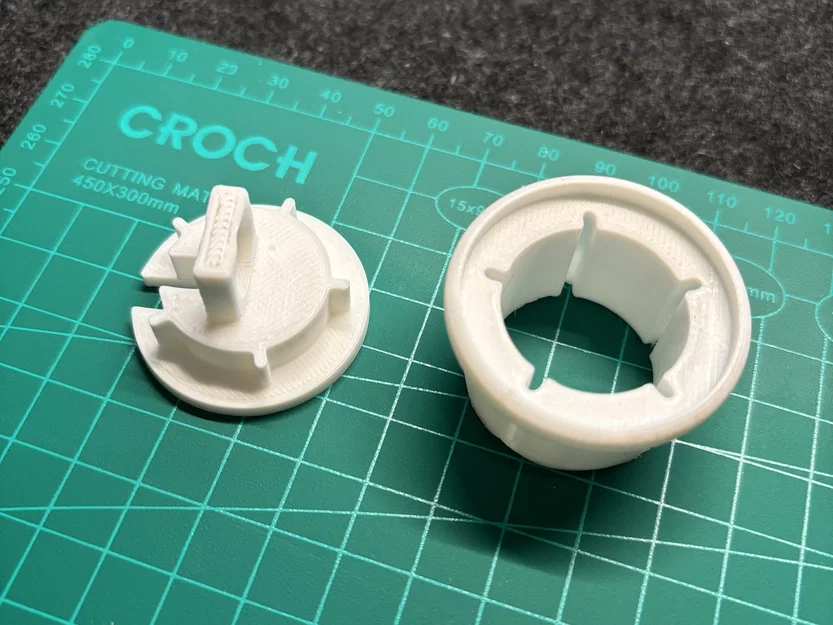 Lỗ đi dây cáp 32mm với nắp đậy - Image 2