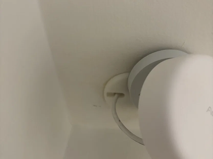 Lỗ đi dây cáp 32mm với nắp đậy - Image 3