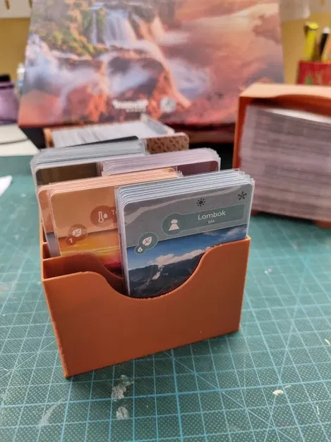 Lắp đặt cho trò chơi board game Earth với bộ phân phối thẻ tr... - Image 2