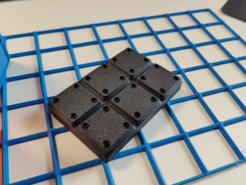 Giá đỡ pin cho thùng bia với đế gridfinity - Image 4