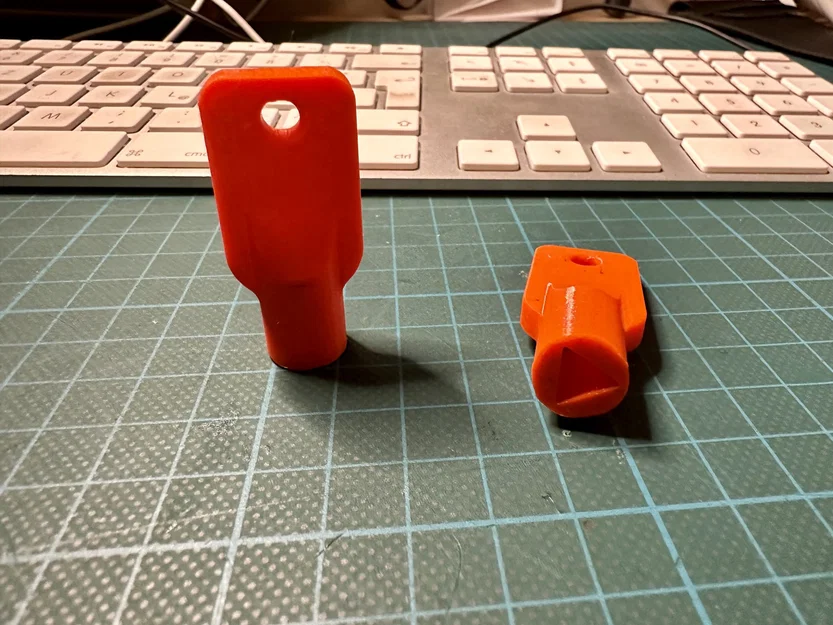 Chìa khóa ba cạnh cho khóa đặc biệt 13mm - Image 1