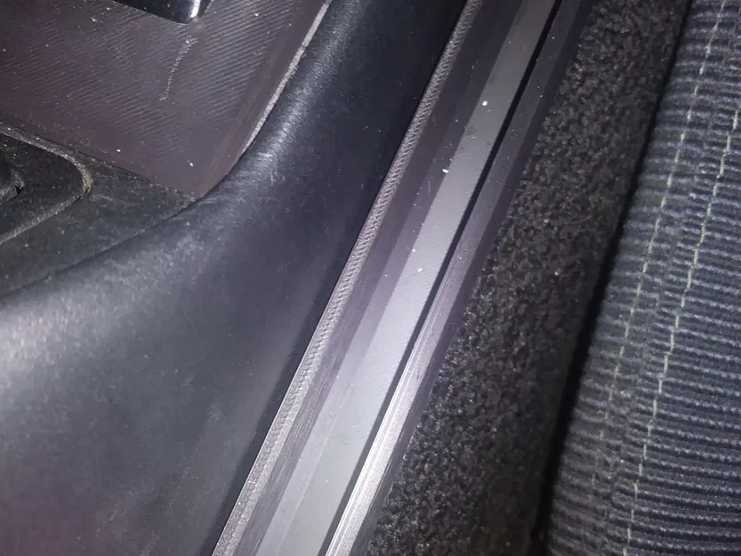 Giá đỡ iPhone cho bảng điều khiển trung tâm Miata - Image 2