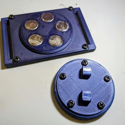 Giá đỡ đuôi trang phục từ nhân vật Barf trong Spaceballs