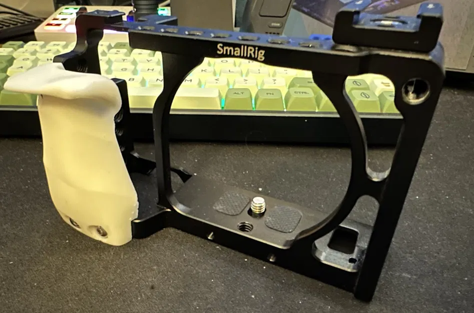 Cán cầm Ergonomic Smallrig cho Sony a6000/a6100/a6300/a6400 - Image 1