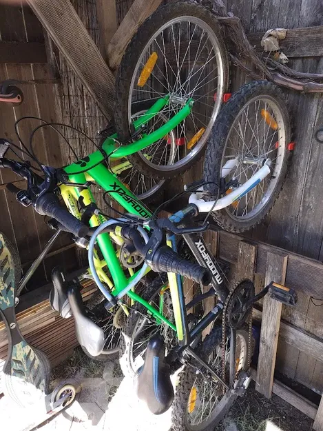 Giá đỡ xe đạp gắn tường với thiết kế chắc chắn - Image 2