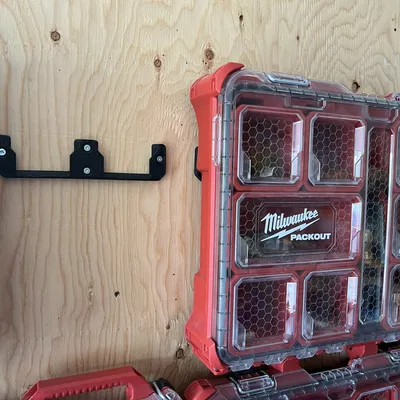 Giá treo hộp Milwaukee Packout lên tường