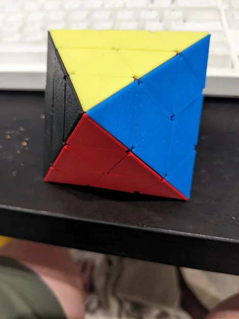 Đồ chơi xếp hình Octahedron xoay mặt với cơ chế Skewb - Image 1