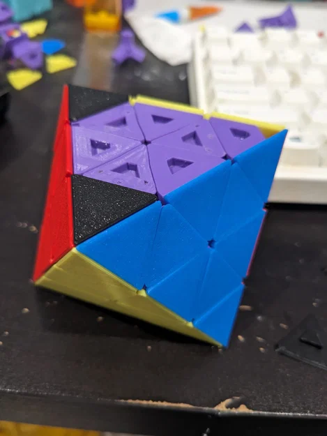 Đồ chơi xếp hình Octahedron xoay mặt với cơ chế Skewb - Image 3