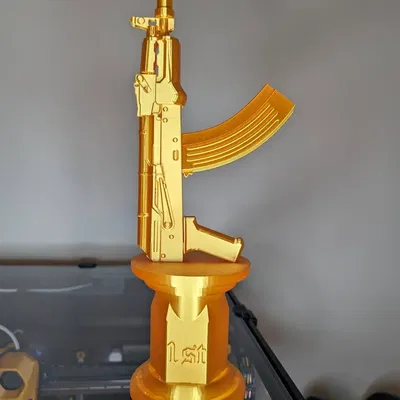 Mô hình AKS-74U với đế cúp cho trò chơi bắn súng