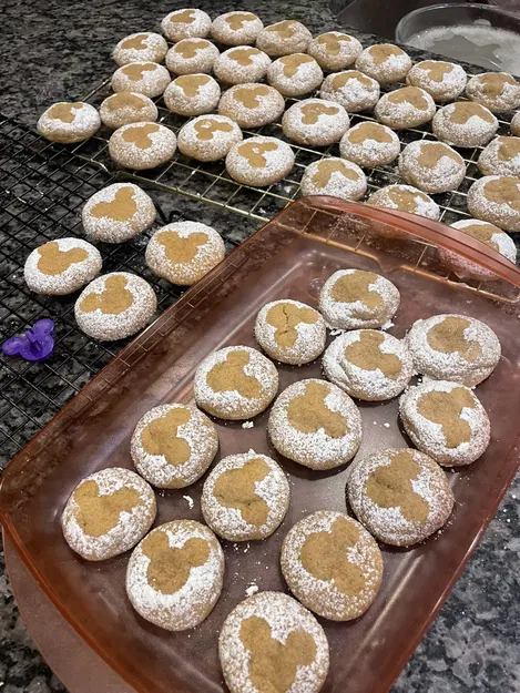 Khuôn tạo hình Mickey Mouse cho bánh quy - Image 1