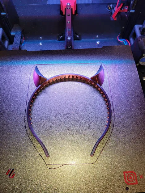 Băng đô tóc với sừng cho trang phục Halloween - Image 1