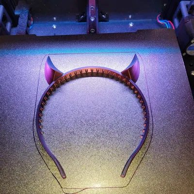 Băng đô tóc với sừng cho trang phục Halloween